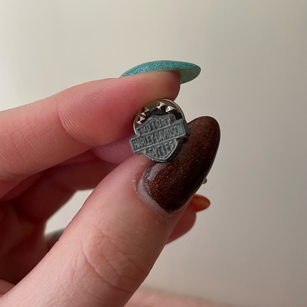VINTAGE mini Harley Davidson shield pin